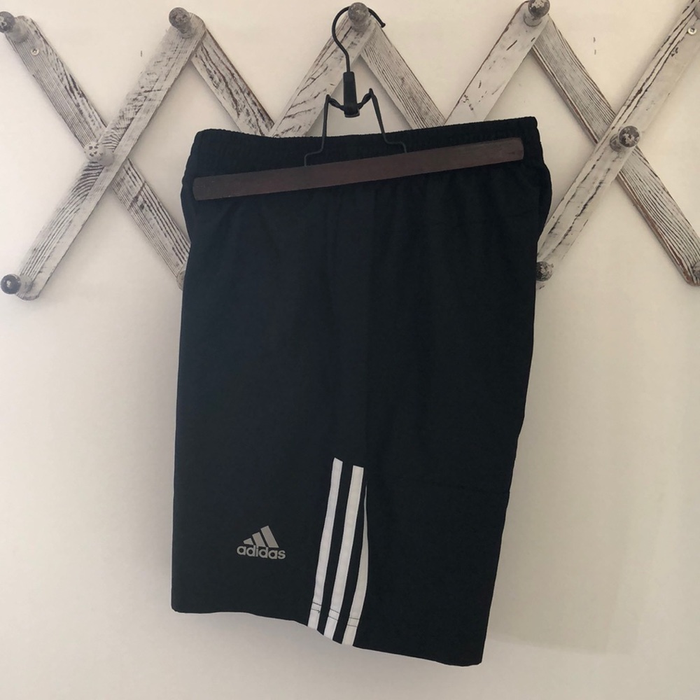Adidas Shorts (S)
